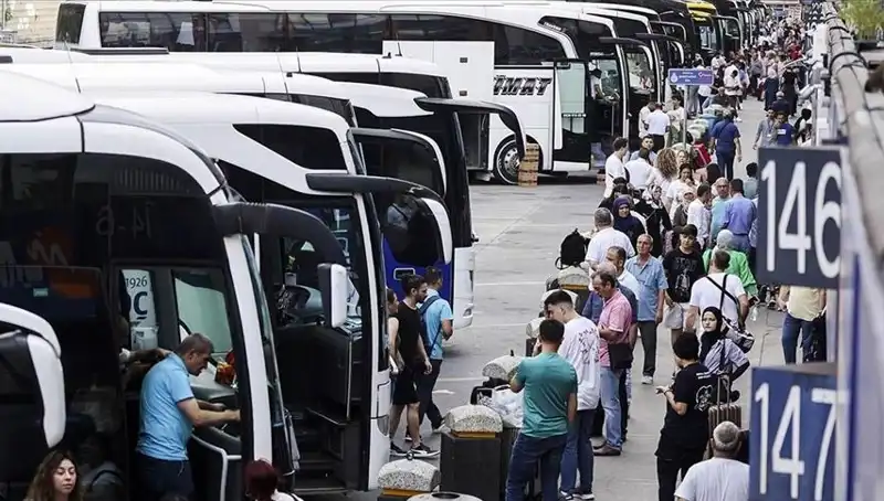 İstanbul'dan Göç Edenlerin Sayısında Rekor Artış: 369 Bin 453 Kişi Şehirden Ayrıldı