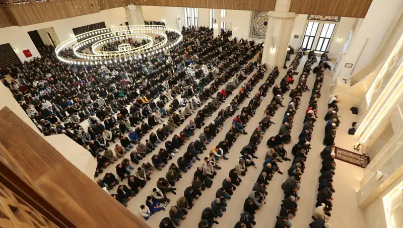 Cuma Namazı Saatleri 4 Nisan 2025: İstanbul, Ankara, İzmir ve Tüm İllerde Hangi Saatte Kılınacak?