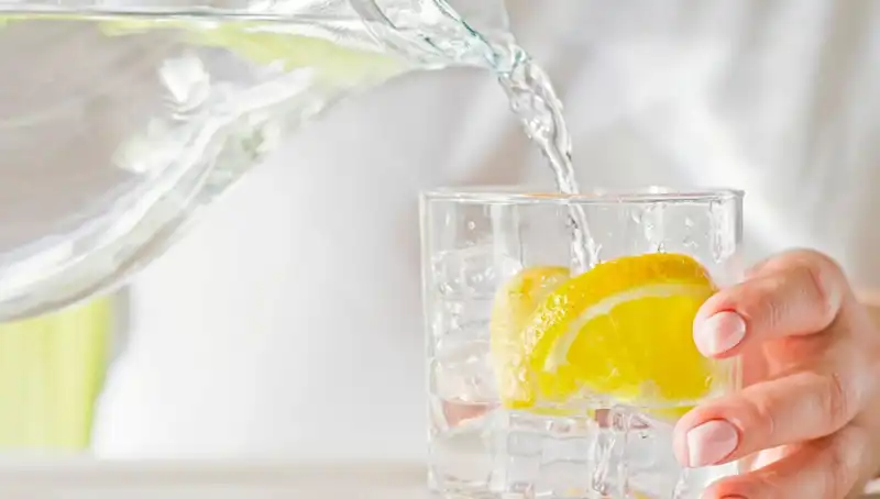Limonlu Su Tüketmenin Vücuda Faydaları: Doktorun 8 Önemli Açıklaması