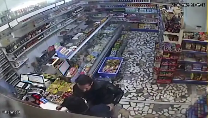 Cezaevi Firarisi Markette Dehşet Saçtı: Bıçakla Müşterilere Saldırdı