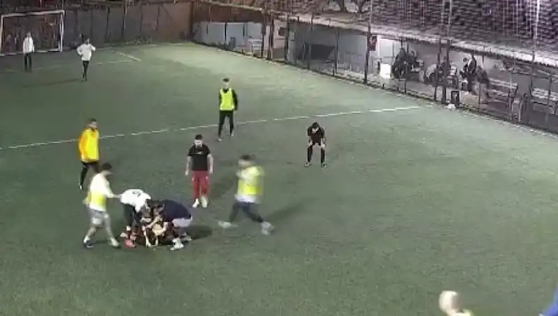 Halı Sahada İki Ayrı Ölüm: Sporseverleri Sarsan Olaylar