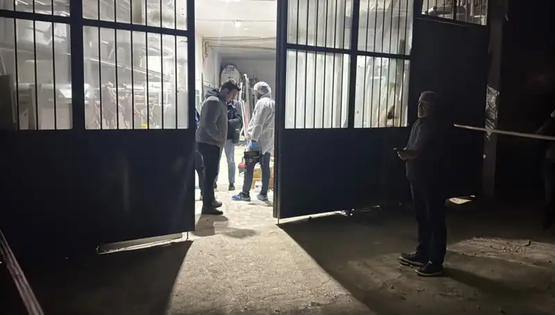 İş Yerinde Korkunç Cinayet: Öldürdükten Sonra Üzerini Battaniye ile Örtüldü