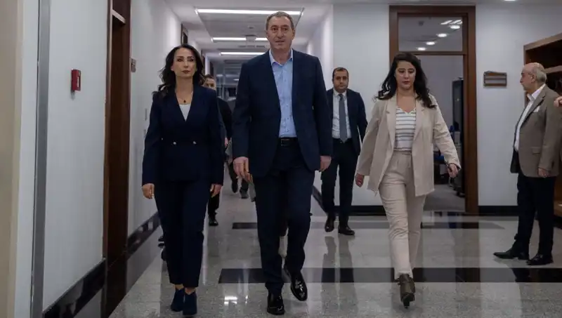 DEM Parti Heyeti, Siyasi Parti Turu ile Yeni Temaslar Kuruyor