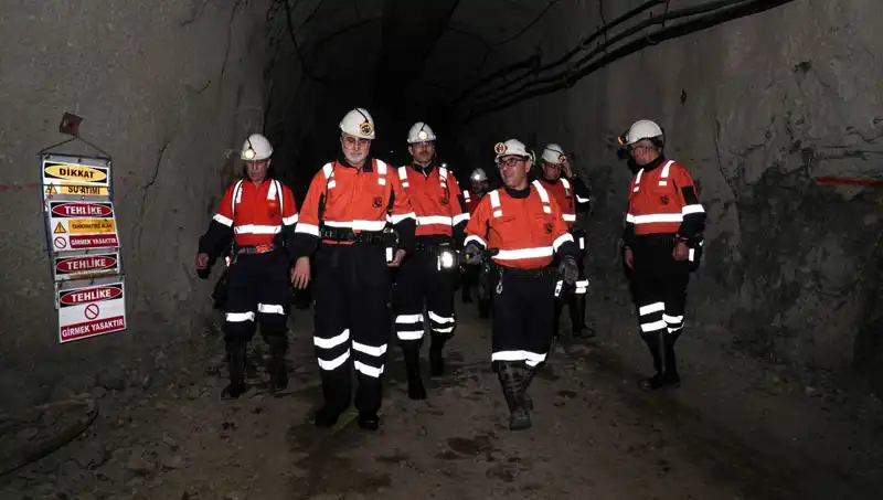 : Bakan Işıkhan'dan Altın Madenine Ziyaret: Yeni Yatırımlar ve Gelecek Vizyonu