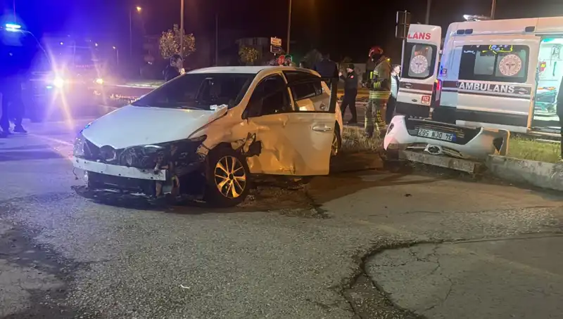 Pikap ve Otomobil Çarpıştı: Olay Yeri Detayları ve Son Gelişmeler