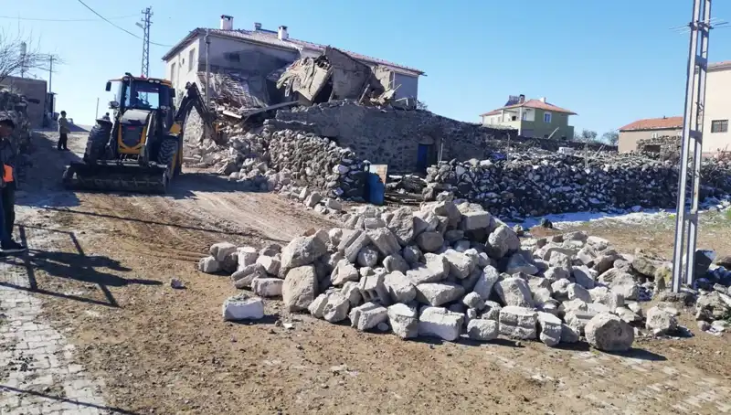 Kayseri'de Ahır Çöktü: 37 Hayvan Telef Oldu, Çiftçiler Şokta!