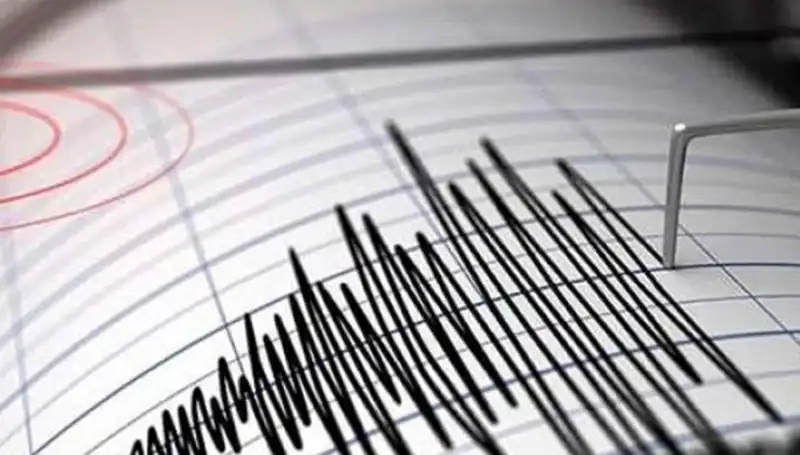 Sındırgı’da 4.3 Büyüklüğünde Deprem: Kentte Panik Hâkim