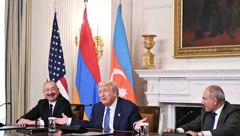 Azerbaycan Cumhurbaşkanı Aliyev'den Ermenistan’a Anayasa Çağrısı