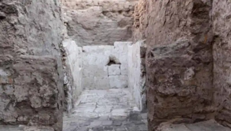 Mısır'da Sıra Dışı Bir Keşif: 3500 Yıl Önceye Ait Kraliyet Mezarı Bulundu