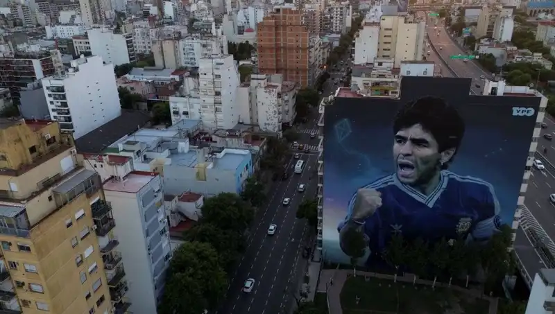 Maradona'nın Ölümü: Sağlık Çalışanlarına Cinayet Suçlaması Yeniden Gündemde