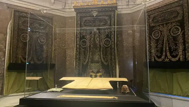 Hırka-i Şerif Ziyarete Açılıyor: İnanç ve Tarihle Dolu Bir Deneyim