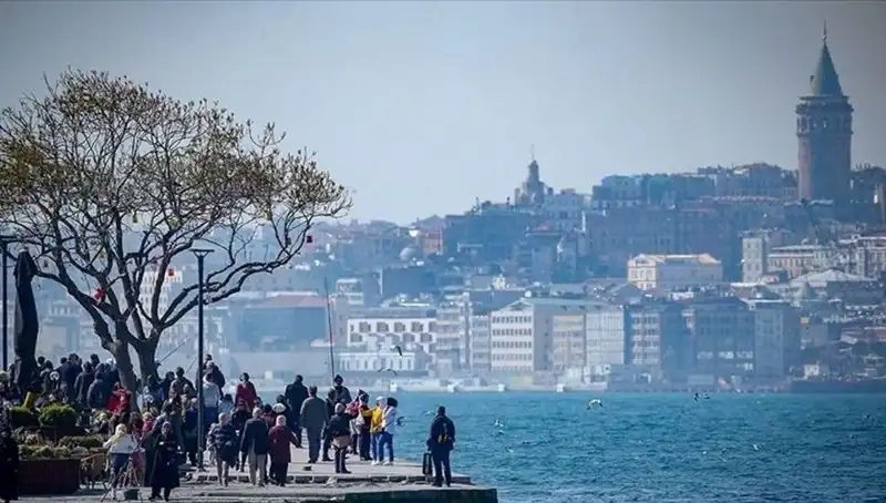 İstanbul'da Bahar Rüzgarları Esiyor: Hafta Sonu Hava Durumu Göz Dolduracak