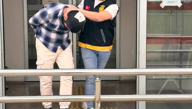 Tartışma Kanlı Bitti: Kardeşini Öldüren Genç, "Kafama Şişeyle Vurdu" Dedi!