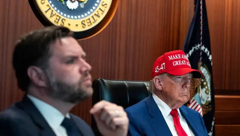 Trump'ın Azil Tasarısı Reddedildi: İkinci Kez Kurtuldu mu?