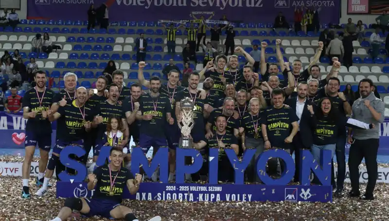 Kupa Voley'de Fenerbahçe'ye Tarihi Zafer: Şampiyonluğa Uzandılar!