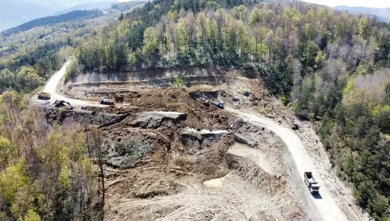 Kastamonu-Çatalzeytin Yolunda Heyelan: Ulaşımda Büyük Aksamalar