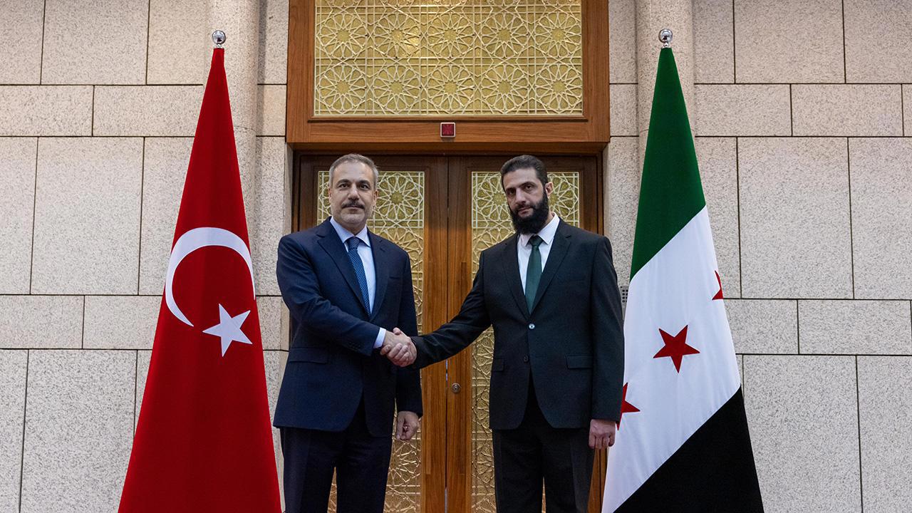 Bakan Fidan, Suriye'deki yeni lider Ahmed eş-Şara ile görüştü