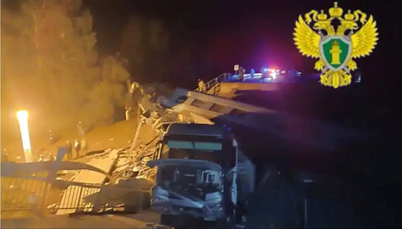 Rusya'da İki Köprünün Çökmesi ve Tren Kazası: Yüreklere Ateş Düştü