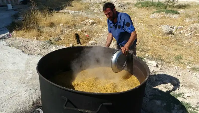 Ağustos'ta Başlayan Gelenek: Eylül'de Kazanlar Kaynamaya Başlıyor!