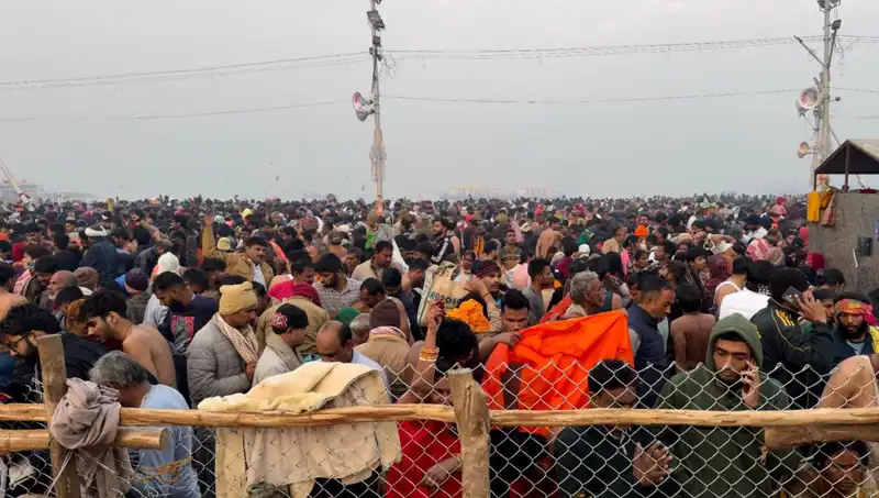 Hindistan'daki Dini Festivalde İzdiham: Trajedi Merakla Beklenen Kutlamayı Sarstı