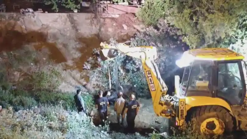 Hatay'da İneğe Efsane Kurtarma Operasyonu Gerçekleşti!