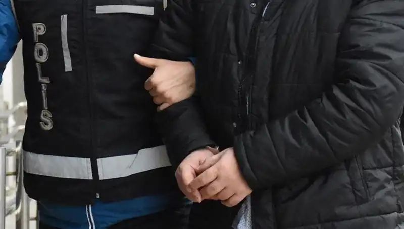 Edirne'de FETÖ İle Bağlantılı İki Şüpheli Yakalandı