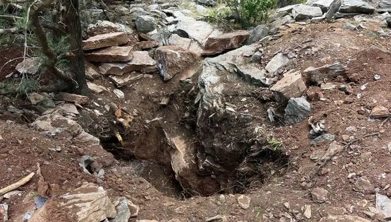 Eski Vali ve Emekli Albay Define Ararken Yakalandı: Olayın Perde Arkası!