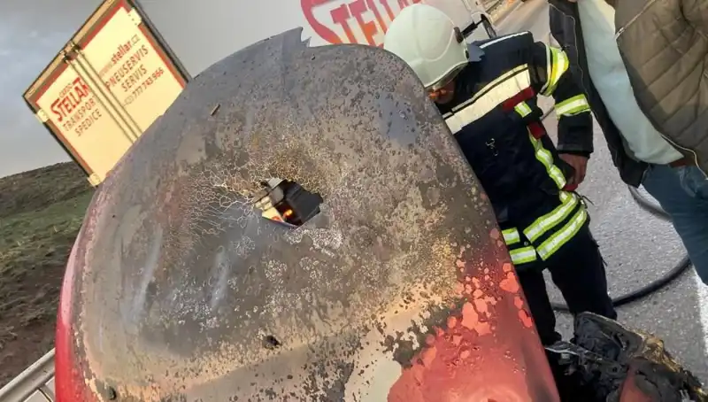 Seyir Halindeki Otomobil Alev Alev Yandı: Olayın Ayrıntıları Şaşırttı!
