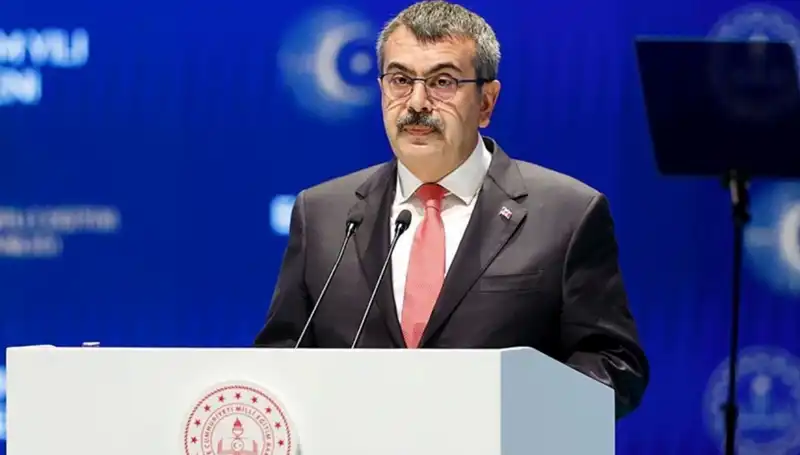 Bakan Tekin'den 23 Nisan Kutlamalarına Özel Anlamlı Mesaj