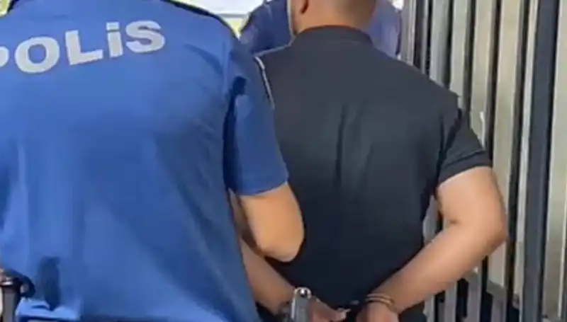 İzmir’de Polise Saldıran Şahsın Tutuklanması, Güvenlik Endişelerini Artırdı