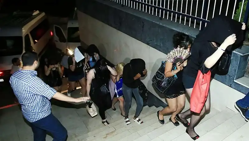 Düzce'de Fuhuş Operasyonunda 5 Kişi Suçüstü Yakalandı!