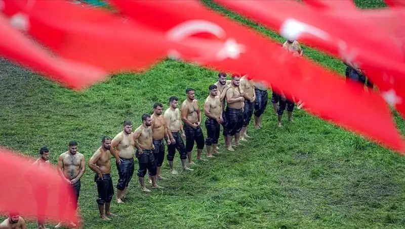 664. Tarihi Kırkpınar Yağlı Güreşleri Başlıyor: Efsane Pehlivanlar Arenaya Çıkıyor
