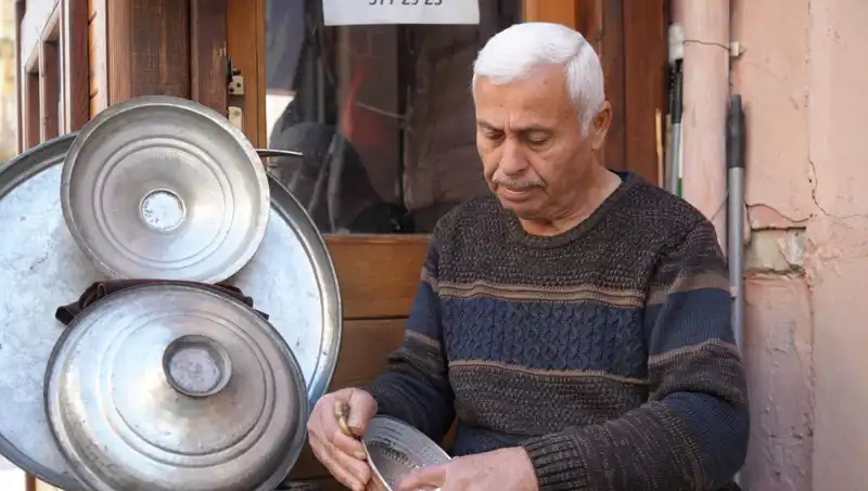 Geçmişin İzleri: Zamana Yenik Düşen Meslekler ve Günümüz
