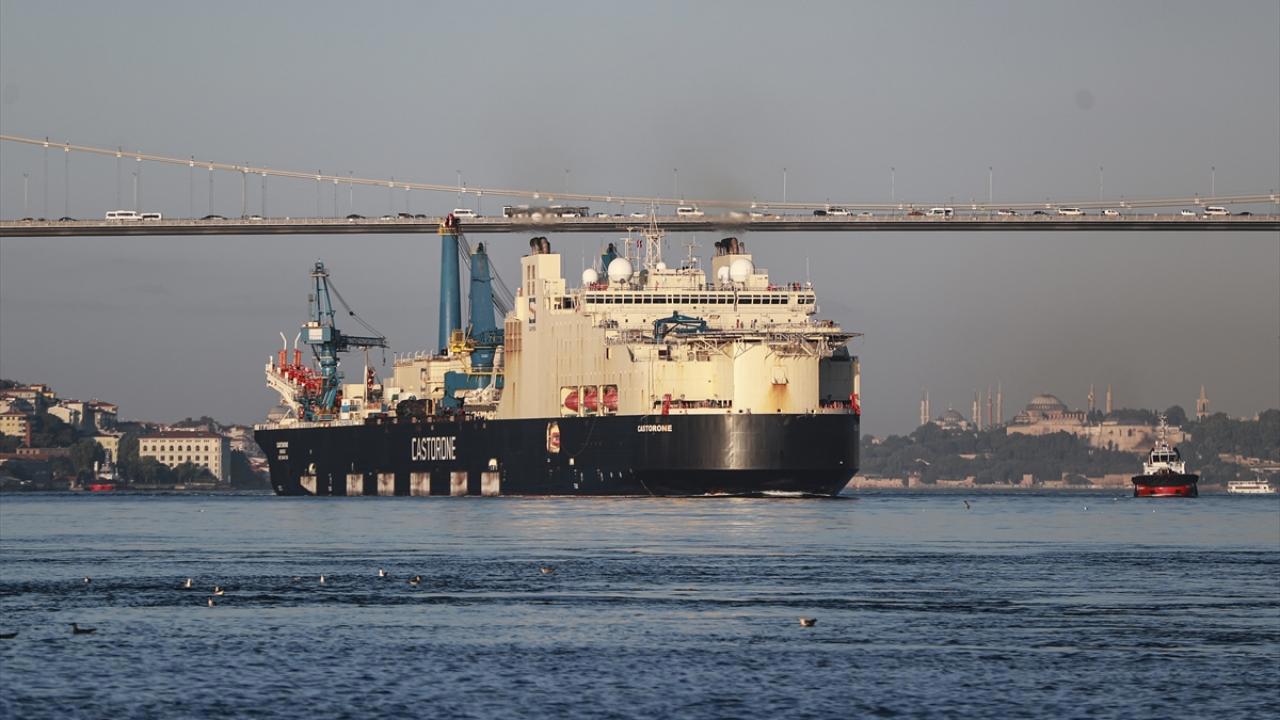 İstanbul Boğazı Trafiğe Yeniden Açıldı
