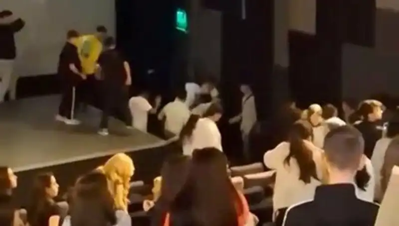 Rapçi Çakal'ın Hayranları Arasında Büyük Kavga: Neler Yaşandı?