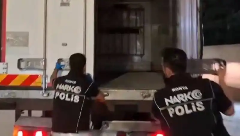 Konya’da Uyuşturucu Operasyonu: 4 Şüpheli Suçüstü Yakalandı