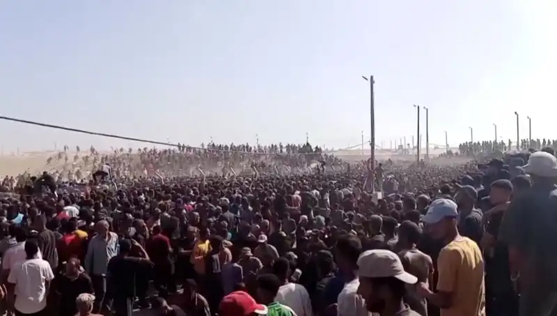 İsrail'in Filistinli Yardımseverlere Saldırısı: 30 Can Kaybı!