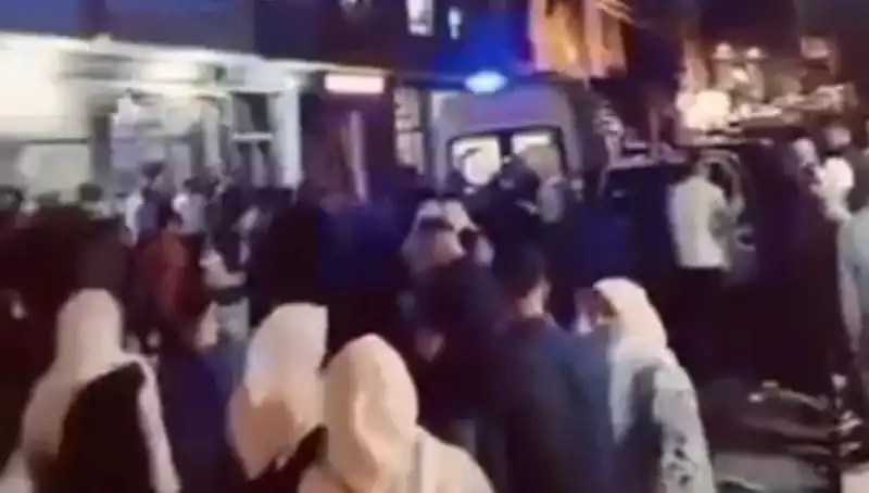 14 Yaşındaki Kader'in Balkondan Düşmesi: Aile ve Komşulardan Gelen Tepkiler