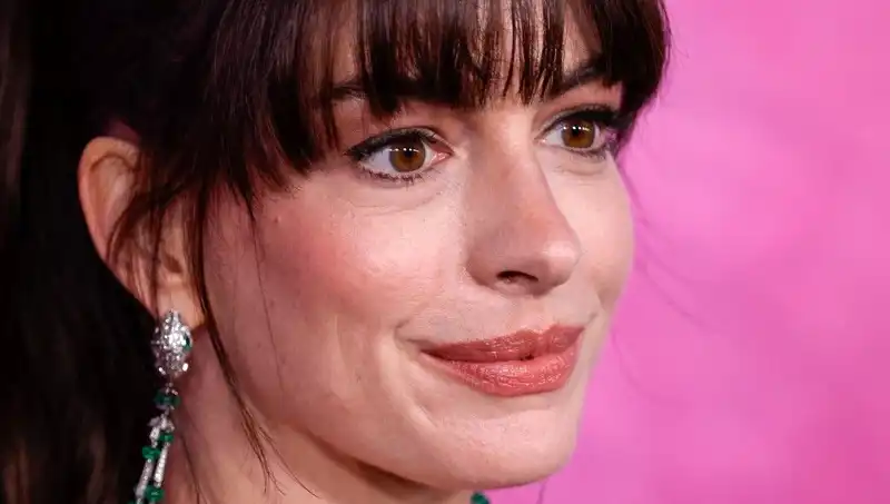 Hollywood'da Estetik Devrimi: Ölü İnsan Derisi Enjeksiyonu Nedir?