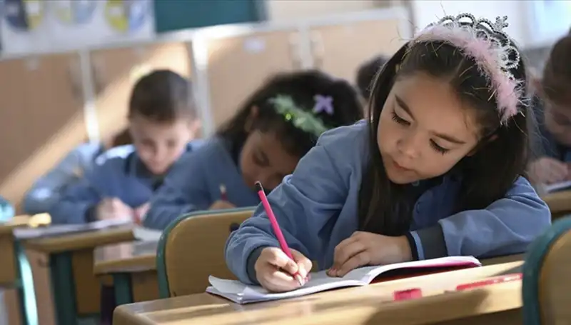 Okullar Ara Tatil Sonrası Ne Zaman Açılacak? 2024-2025 MEB Takvimi
