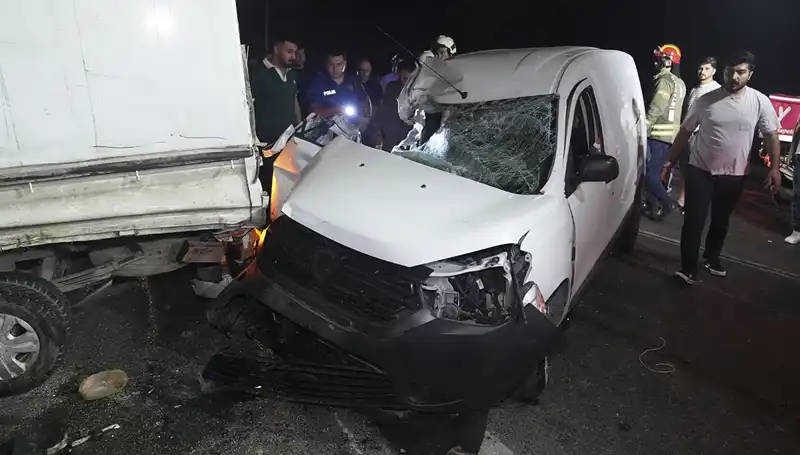 İstanbul'da Feci Kaza: Otomobilin Çarptığı Yaya Hayatını Kaybetti, 3 Yaralı