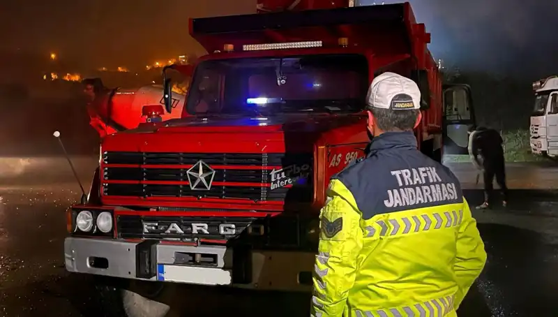 Kamyonlardan Yükselen Çakar Lambalar, Sürücülere 138 Bin Liralık Ceza Kestirdi