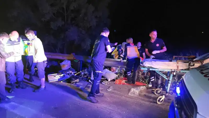 Minibüs Kazasında Savrulan Yolcular: Şok Edici Detaylar Ortaya Çıktı!