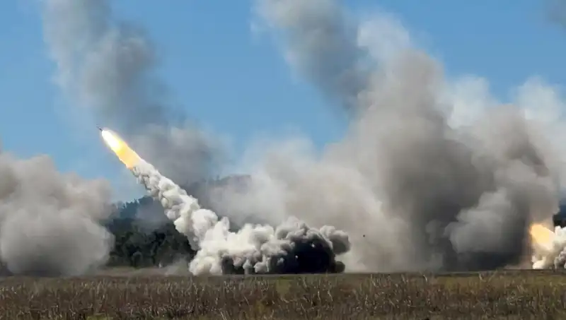 Avustralya'nın Askeri Tatbikatında Tarihi İlk: HIMARS Atışı Gerçekleşti