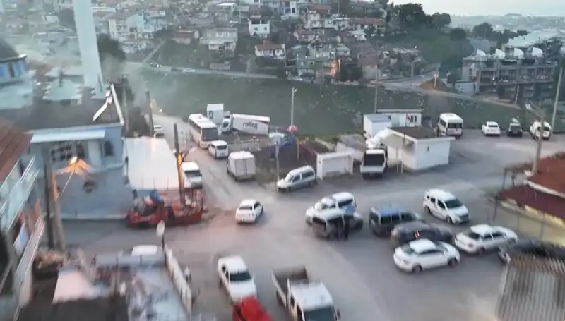 İzmir'de Önemli Operasyon: 99 Gözaltı ve Güvenlik Önlemleri