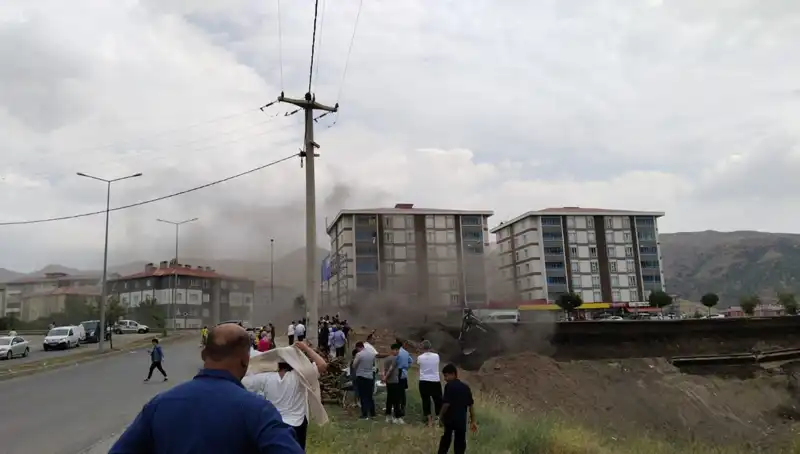 Bitlis'te Doğalgaz Hattında Patlama: Can ve Mal Güvenliği Tehlikeye Girdi