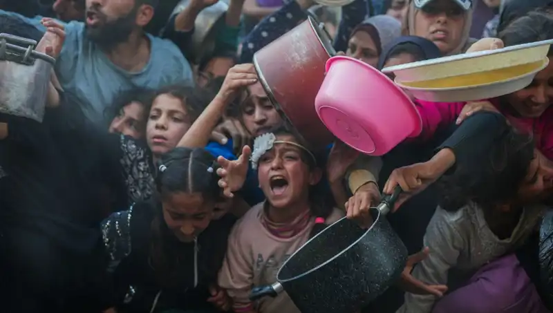 Gazze'deki Açlık Krizi: Un Stokları Tükenince Neler Oluyor?