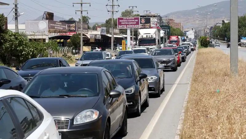 Aydın'dan Muğla'ya Uzanan 60 Kilometrelik Araç Kuyruğu Şaşkınlık Yarattı
