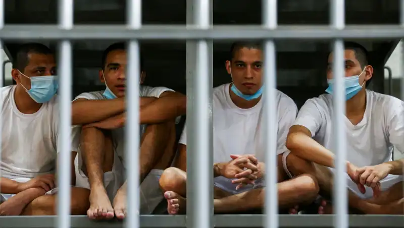 El Salvador, Venezuela’ya Siyasi Tutuklu Aktarımı Fırsatı Sunuyor