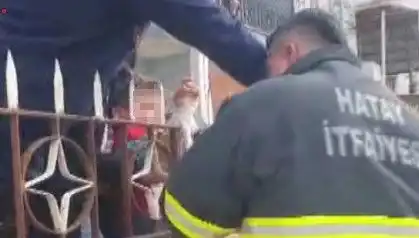 Hatay'da Korkunç Olay: Çocuğun Koluna Demir Korkuluk Saplandı